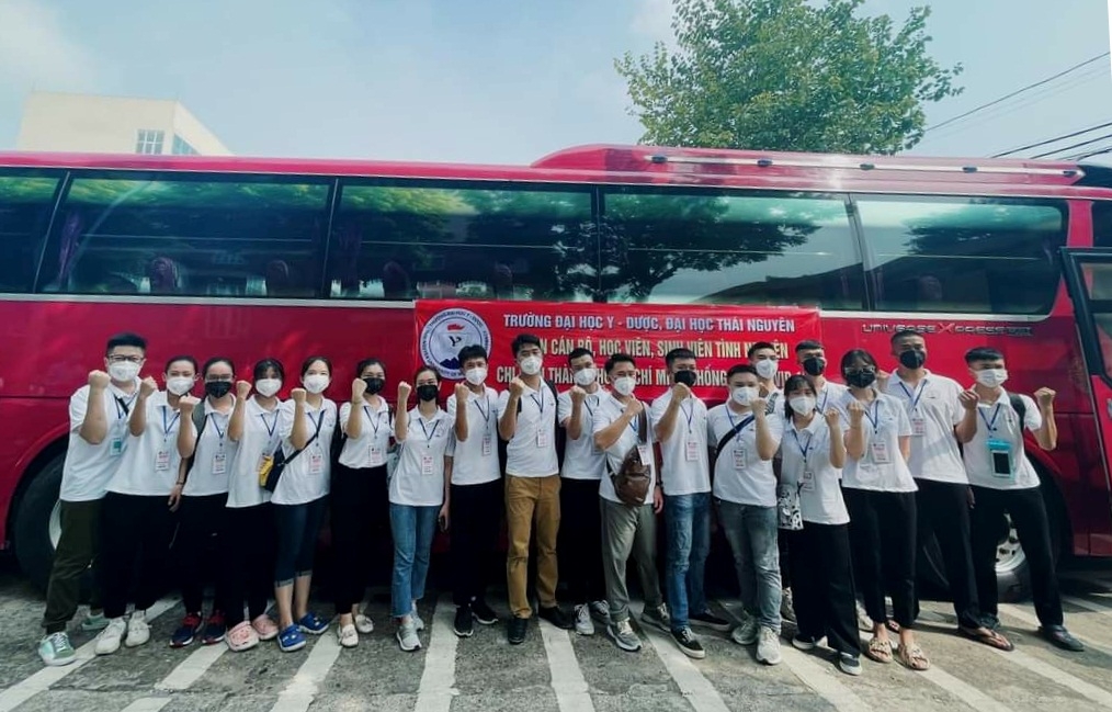 Hơn 300 tình nguyện viên Đại học Y - Dược Thái Nguyên vào TP HCM chống dịch