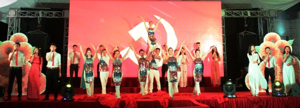 Lễ hội chào mừng thành công Đại hội Đảng bộ Tập đoàn lần thứ II