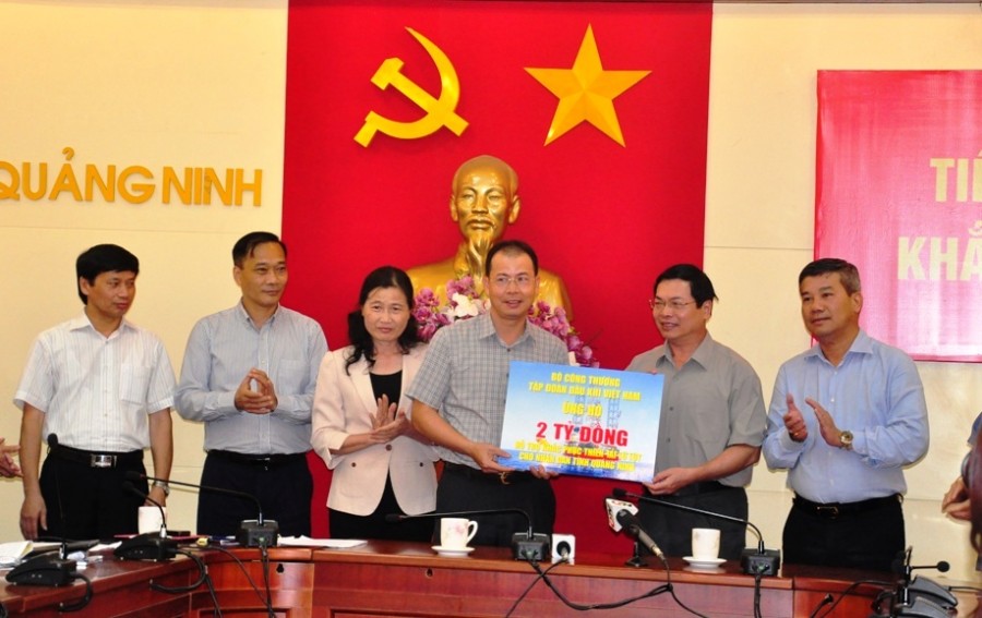 PVN hỗ trợ tỉnh Quảng Ninh và TKV 5 tỷ đồng
