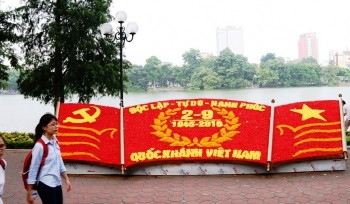 Thủ đô Hà Nội rực rỡ  cờ hoa mừng Quốc khánh