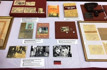 Tiếp nhận hơn 80 tài liệu, hiện vật về Chủ tịch Hồ Chí Minh