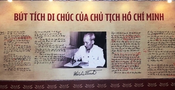 Trưng bày tư liệu “50 năm thực hiện Di chúc Chủ tịch Hồ Chí Minh”