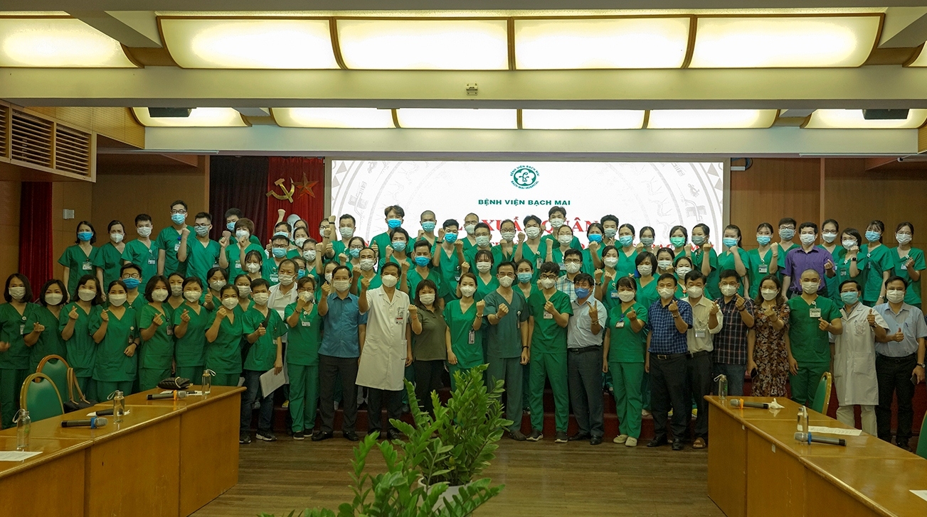 1.500 thầy trò trường Cao đẳng Y tế Bạch Mai lên đường chi viện cho TP HCM