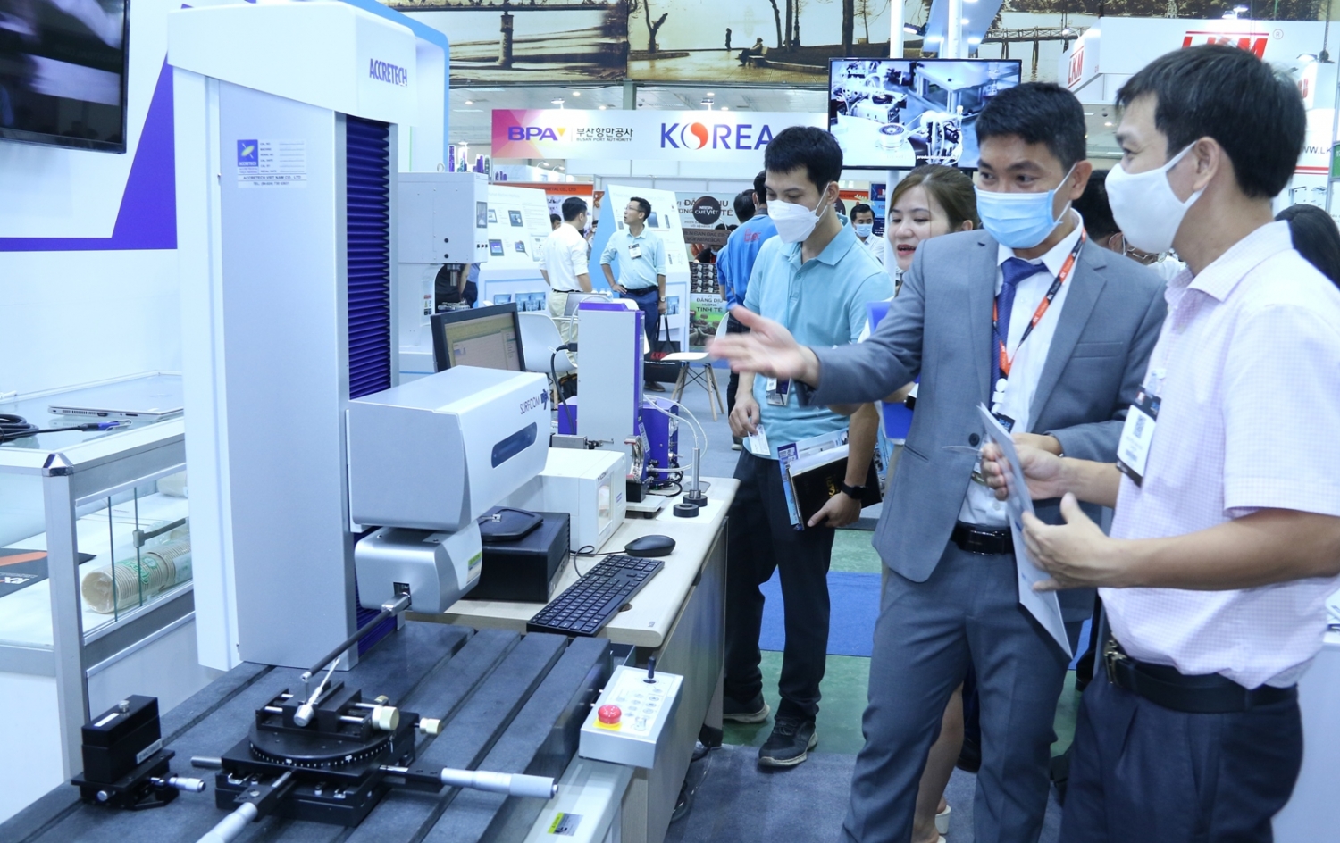 Trưng bày máy móc hiện đại, thiết bị thông minh tại VME 2022 Trưng bày máy móc hiện đại, thiết bị thông minh tại VME 2022
