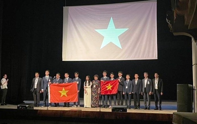 Việt Nam giành Huy chương Bạc Olympic Thiên văn và Vật lí thiên văn quốc tế 2022