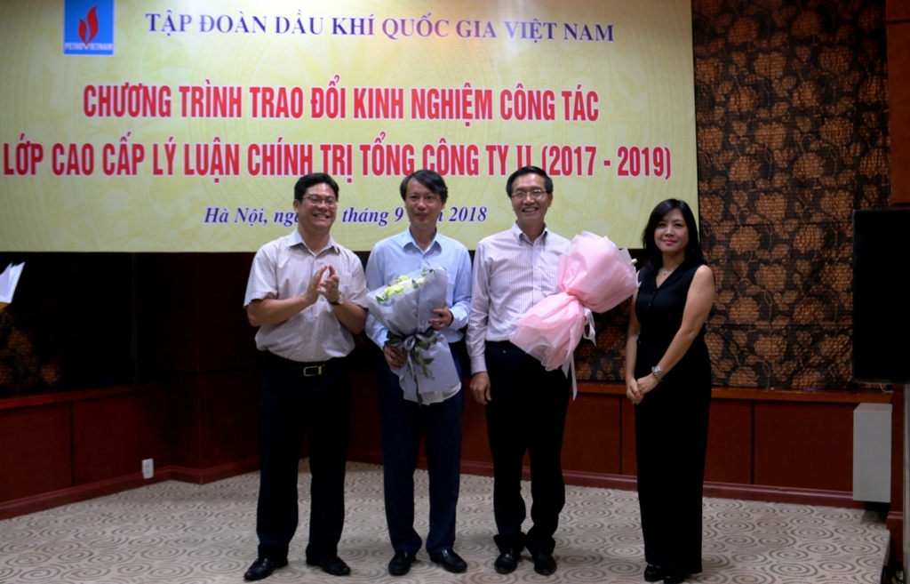 trao doi kinh nghiem cong tac giua hoc vien chinh tri khu vuc i voi pvn