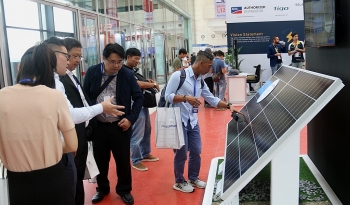 Trưng bày sản phẩm về năng lượng mặt trời tại Việt Nam