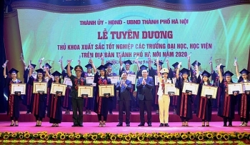 Hà Nội tuyên dương 88 thủ khoa xuất sắc các trường đại học năm 2020