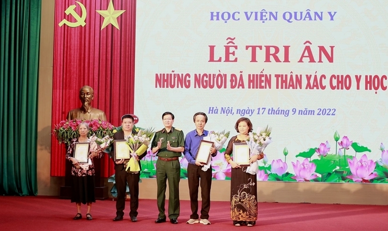 Tri ân người hiến thân xác và thân nhân có người hiến thân thể cho y học