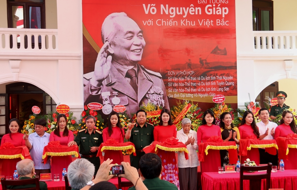 trung bay tu lieu quy ve dai tuong vo nguyen giap voi chien khu viet bac