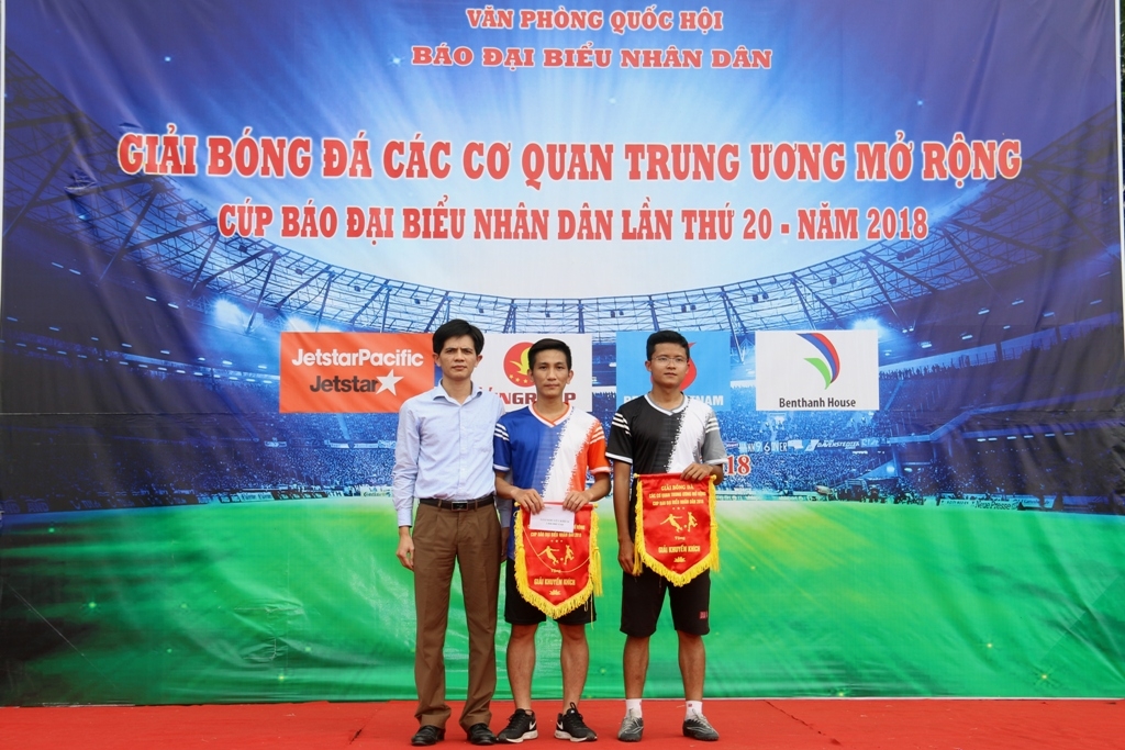 doi bong da pvn vo dich cup bao dai bieu nhan dan 2018