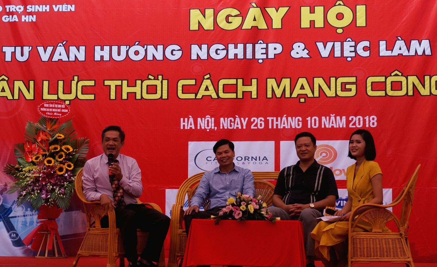 ngay hoi tu van huong nghiep va viec lam nhan luc thoi cach mang 40