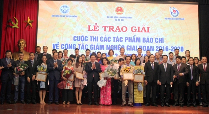 41 tac pham xuat sac dat giai bao chi ve cong tac giam ngheo nam 2019