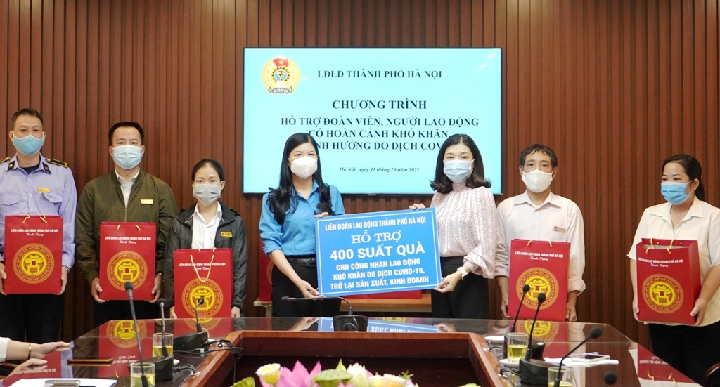 Hà Nội hỗ trợ người lao động khó khăn bị ảnh hưởng bởi dịch Covid-19 quận Hoàn Kiếm