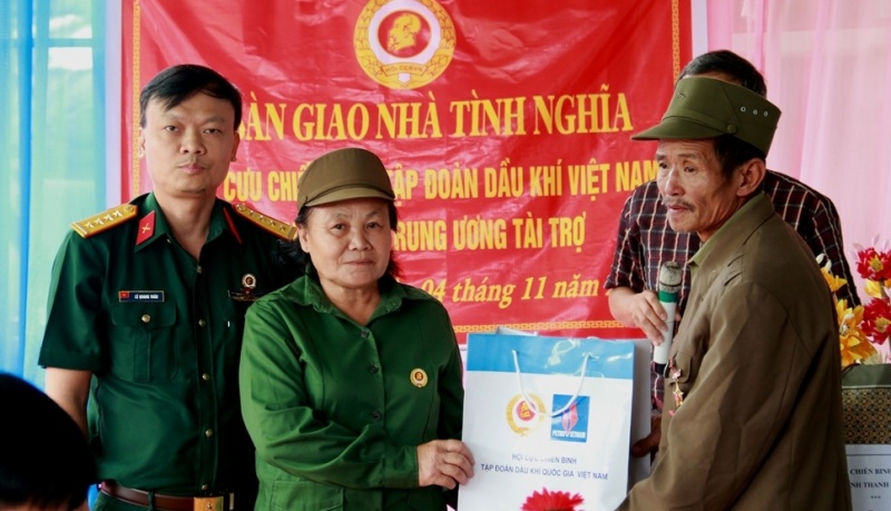 hoi ccb tap doa n trao nha nghia tinh dong doi tai thanh hoa