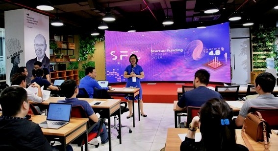 khoi dong chuong trinh startup funding camp 2018