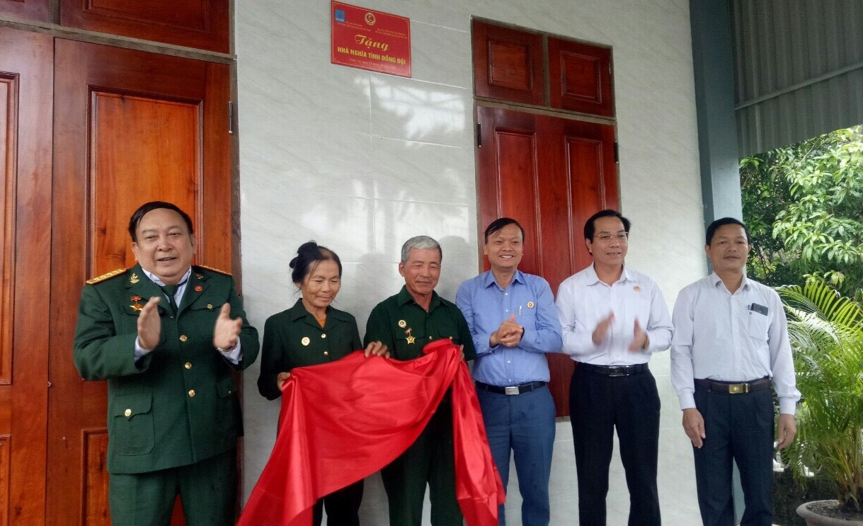 Hội CCB Tập đoàn trao nhà “Nghĩa tình đồng đội” tại tỉnh Nghệ An