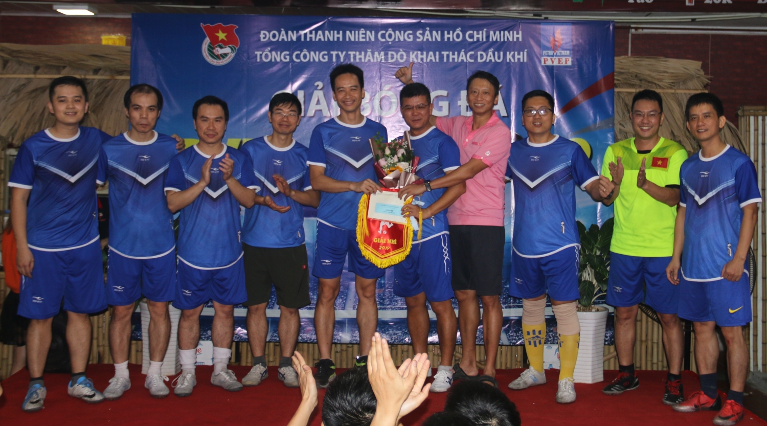 soi noi giai bong da pvep 2019