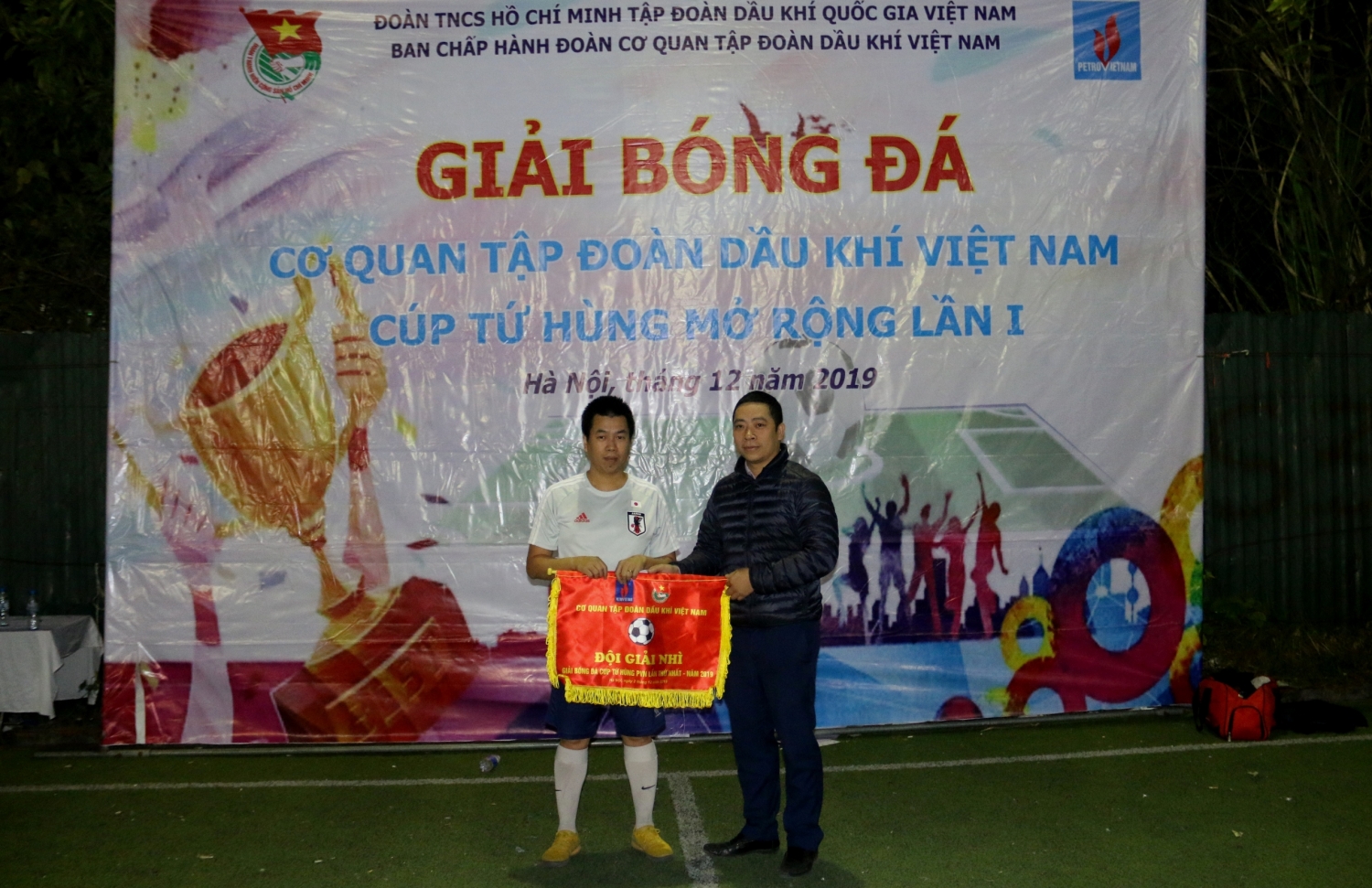 be mac giai bong da co quan tap doan cup tu hung mo rong lan i