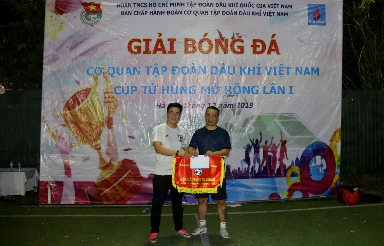 be mac giai bong da co quan tap doan cup tu hung mo rong lan i