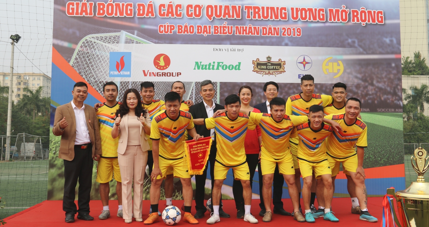 doi bong da pvn tham gia cup bao dai bieu nhan dan nam 2019