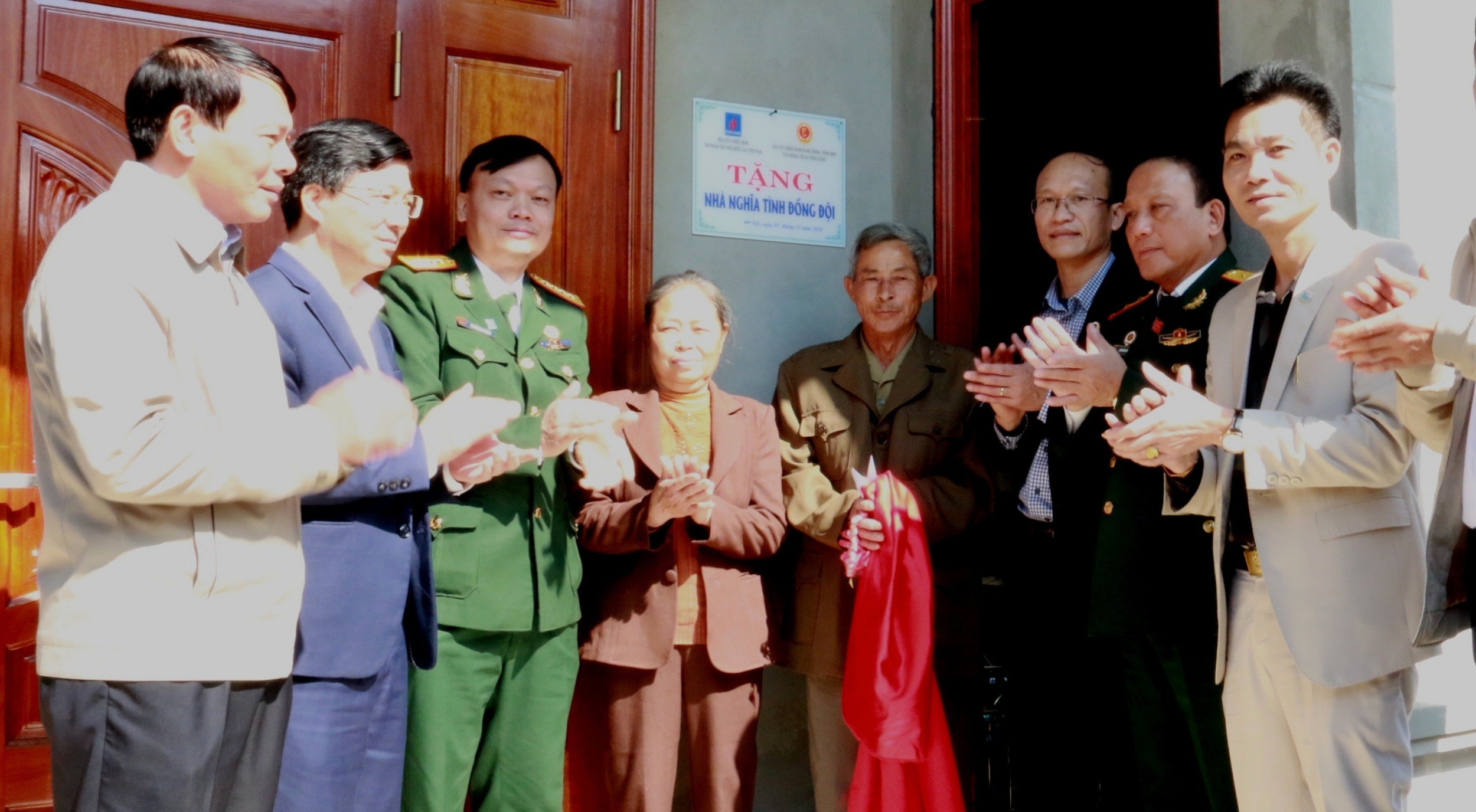 Hội CCB Tập đoàn trao nhà “Nghĩa tình đồng đội” tại Bình Lục, Hà Nam