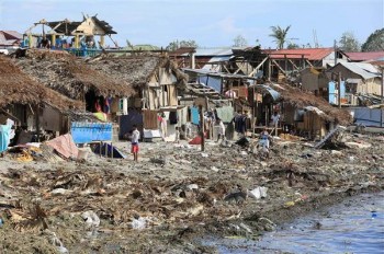 Bão Melor hoành hành Philippines, 9 người chết