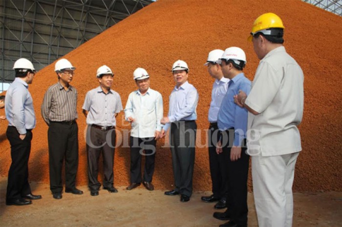 Bộ trưởng Vũ Huy Hoàng kiểm tra tiến độ Nhà máy sản xuất Alumin Nhân Cơ