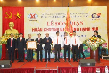 Địa chất Việt Bắc đón nhận Huân chương Lao động hạng Nhì