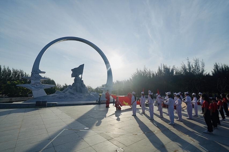 Hành trình “Mùa Xuân từ những giếng dầu” đến Cam Ranh, Khánh Hoà