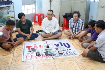 Tây Ninh: Bắt nhóm đối tượng chuyên mở sòng bạc tại đám tang