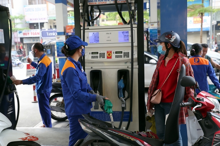 TP HCM kiến nghị tăng cường xử phạt doanh nghiệp xăng dầu vi phạm