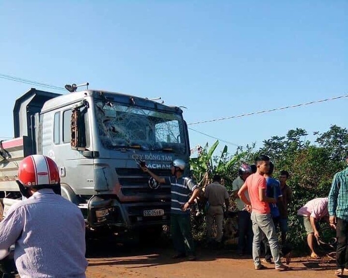 Bình Phước: Điều tra hình sự vụ xe tải tông sập nhà dân