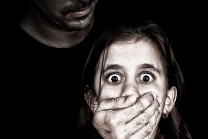 Nghi án bé gái 12 tuổi bị cha dượng hiếp dâm suốt 2 năm