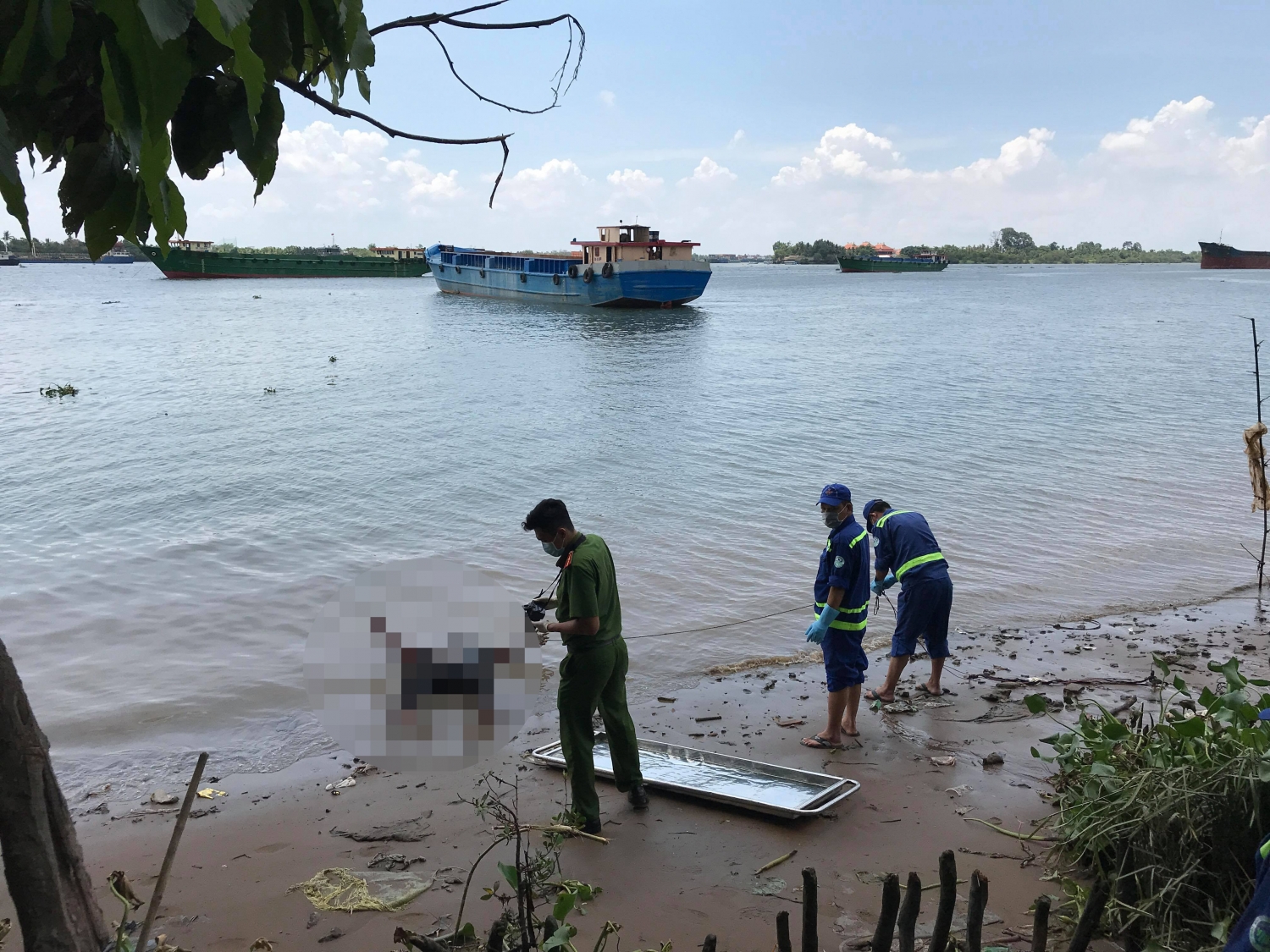 Phát hiện thi thể một nam thanh niên trên sông Đồng Nai