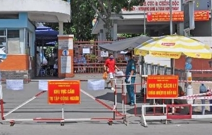 TP HCM: UBND quận Tân Phú tạm ngưng giao dịch trực tiếp do ca nghi mắc Covid-19