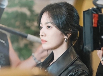 Song Hye Kyo tái ngộ màn ảnh nhỏ với "phi công" kém 11 tuổi