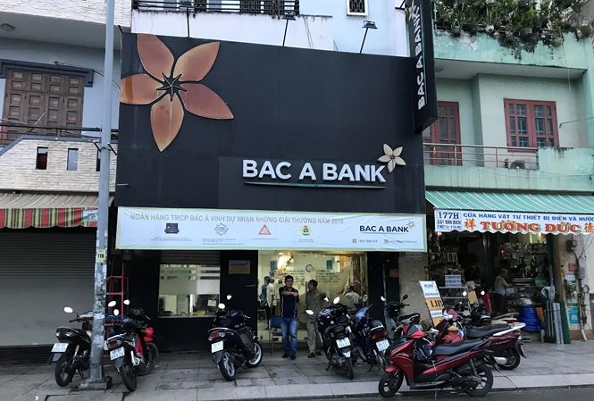 TP HCM: Bắt đối tượng nghi dùng súng cướp ngân hàng ở quận Tân Phú