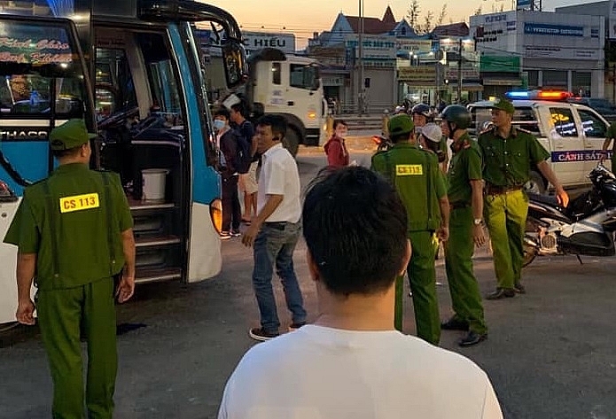 dong nai truy bat hai doi tuong nghi ngao da chan cuop xe khach