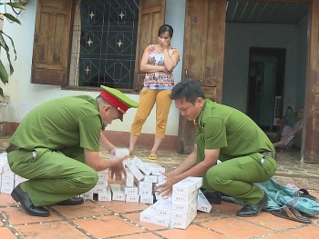 Đắk Lắk: Phát hiện ba phụ nữ buôn lậu hơn 4.000 gói thuốc lá
