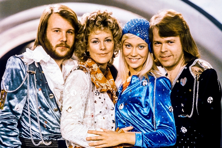 ABBA bắt đầu hoạt động từ năm 1972 với 4 thành viên (từ trái sang): Benny Andersson, Anni-Frid Lyngstad, Agnetha Fältskog và Björn Ulvaeus