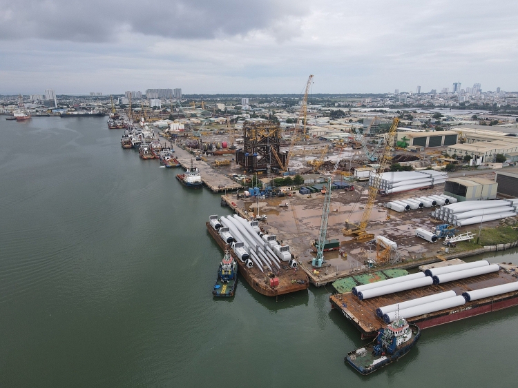 PV Shipyard đón tàu chở thiết bị điện gió siêu trường siêu trọng của Dự án Tân Ân