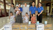 Đoàn PTSC Phú Mỹ tặng sữa cho trẻ mồ côi tại các mái ấm tình thương