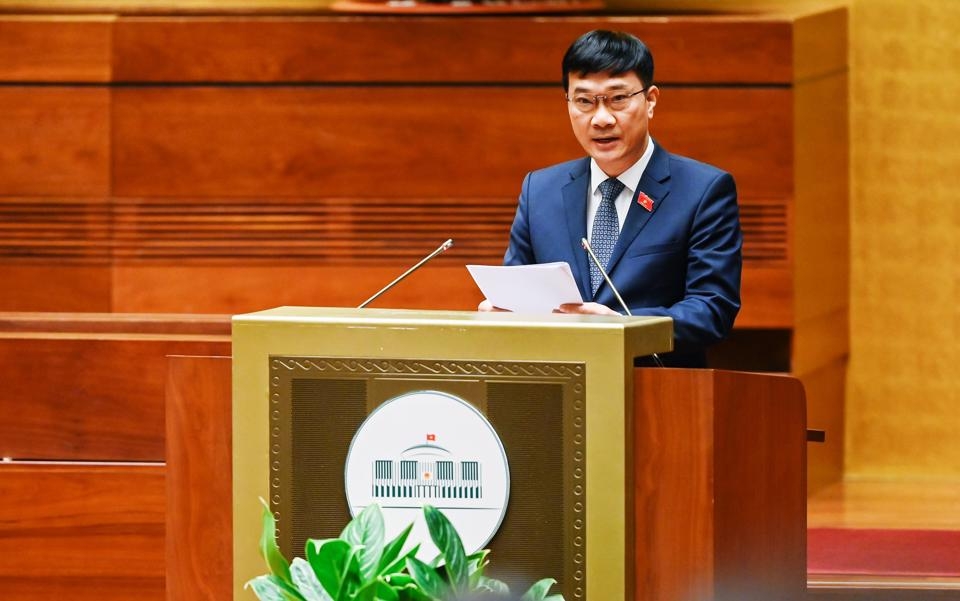 Chủ nhiệm Ủy ban Kinh tế của Quốc hội Vũ Hồng Thanh báo cáo thẩm tra tại Kỳ họp. Ảnh: Quochoi.vn