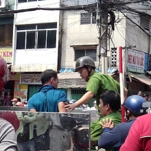 nghe an bat gon bang nhom chuyen cuop giat dien thoai cua phu nu