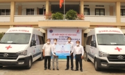 Petrovietnam trao tặng 2 xe cứu thương và 3 tỷ đồng ủng hộ công tác phòng chống dịch tỉnh Cà Mau