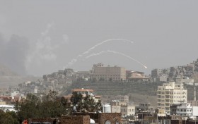 Saudi Arabia bất ngờ tái không kích Yemen