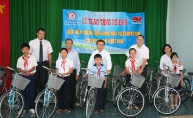 Công đoàn Vietsovpetro tặng 200 xe đạp cho học sinh nghèo vượt khó tỉnh Bà Rịa - Vũng Tàu