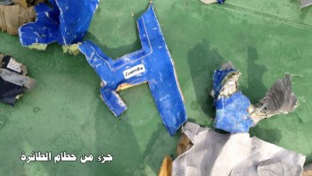 Công bố hình ảnh mảnh vỡ máy bay MS804 của EgyptAir