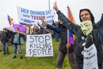 Người Đức biểu tình phản đối máy bay không người lái Mỹ